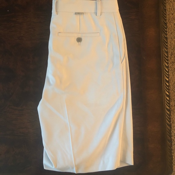 White Greg Norman Golf Shorts - Picture 2 of 4